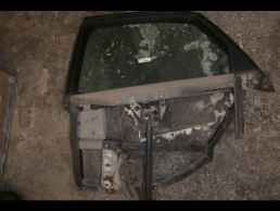 ΓΡΥΛΛΟΣ ΠΑΡΑΘΥΡΟΥ  ΠΙΣΩ ΑΡΙΣΤΕΡΑ ΓΝΗΣΙΟΣ ΑUDI A4